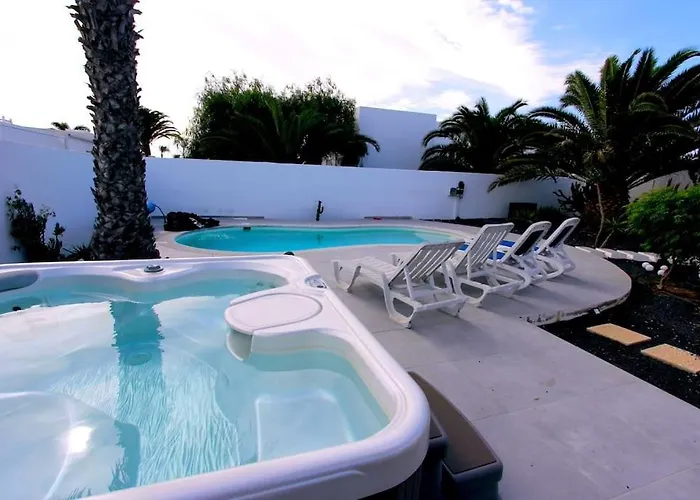 Casa Alizee, Heated Pool, Hot Tub Ferienhaus Playa Blanca (Lanzarote)